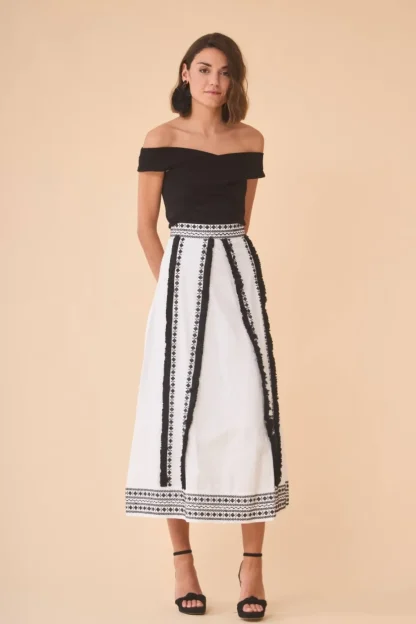 Coosy Total look | Faldas*FALDA CONDESABLANCO